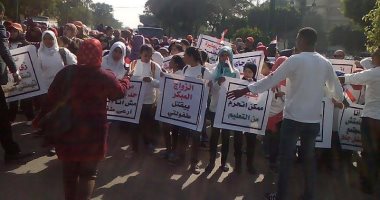 مسيرة طلابية ونسائية لمواجهة العنف ضد المرأة بالمنيا
