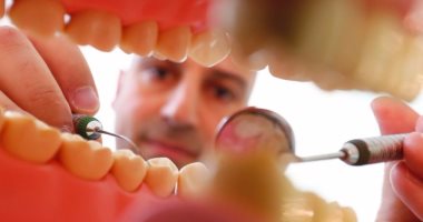 4 نصائح لمساعدة الأطفال فى التغلب على خوفهم من أطباء الأسنان
