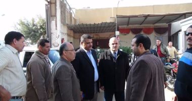 بالصور.. رئيس مدينة منوف يتفقد مصنع تدوير القمامة بالمركز
