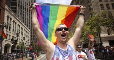 "ديلى بيست": أسقف أمريكى يحظر صلاة الجنازة على المثليين
