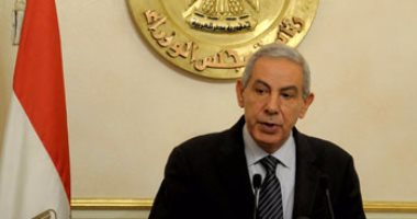 وزير الصناعة يدين تفجيرات الكنيسة.. ويؤكد: لن تثنى مصر عن خطط التنمية