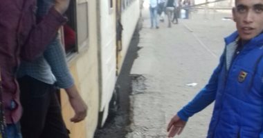 بالصور.. قارئ يشكو تهالك رصيف محطة قطار "بشتامى" فى المنوفية