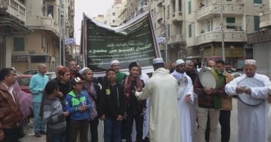 بالفيديو والصور.. مسيرة للطرق الصوفية فى الإسكندرية بمناسبة المولد النبوى الشريف