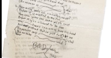 بعد فوزه بـ"نوبل".. مخطوطة لـ"بوب ديلان" بـ300 ألف دولار