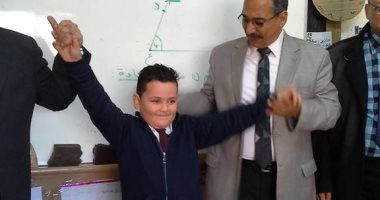 رئيس مدينة منوف يكرم الطفل صاحب مبادرة 12/12 بالتبرع لصندوق تحيا مصر