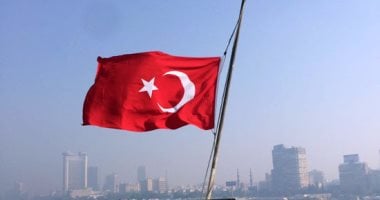 السفارة التركية بالقاهرة تنكس أعلامها 3 أيام تضامنا مع مصر