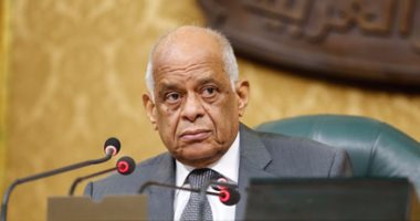 رئيس البرلمان محذرا النواب: قناة العربى تأخذ موقفا ضد مصر لصالح دول أخرى