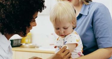 فيديو معلوماتى..7 تطعيمات لطفلك لا تتجاهليها