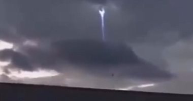 بالفيديو.. ظهور جسم غريب بين الغيوم فى أريزونا