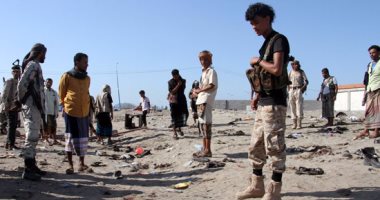 مقتل 6 جنود وإصابة 20 آخرين في تفجير انتحارى جنوب اليمن