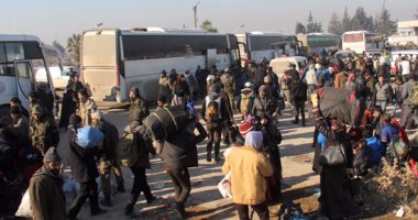 الصليب الأحمر: 4000 مقاتل غادروا حلب وآلاف ينتظرون الإجلاء