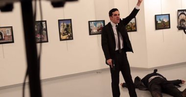 رويترز: وفاة السفير الروسى فى أنقرة متأثرا بجروحه
