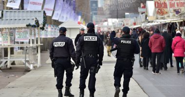 الشرطة الفرنسية تخلى محيط شارع الشانزلزيه للاشتباه فى وجود عنصر إرهابى