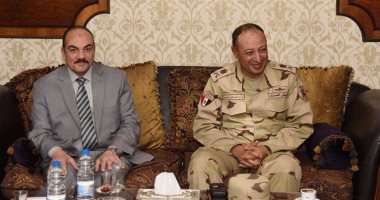 محافظ الاسكندرية يقدم التهنئة لقائد المنطقة الشمالية العسكرية
