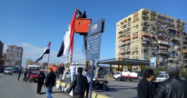 بالصور.. مداخل بورسعيد تتزين بأعلام مصر استعدادا لاحتفالها بعيدها القومى
