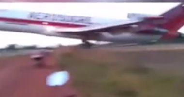 بالفيديو.. لحظة تحطم طائرة كولومبية عند إقلاعها ومقتل 5