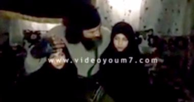 فيديو لأم الطفلة السورية قبل تفجير نفسها يكشف دموية الدواعش