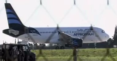 بالفيديو.. اختطاف طائرة ليبية على متنها 118 راكبا وتحويل مسارها إلى مالطا (تحديث)