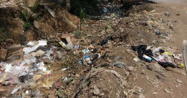 مطالب بردم ترعة قرية "مسجد الخضر" فى المنوفية بعد انتشار القمامة والحيوانات