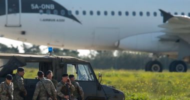 مسئول أمنى بمالطا: قائد الطائرة حاول الهبوط فى ليبيا و الخاطفان رفضا 