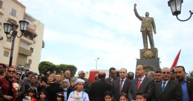 بالصور.. بورسعيد تزيل الستار عن نصب تذكارى لجمال عبد الناصر فى عيد المحافظة القومى