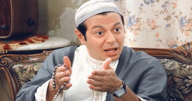 مصطفى شعبان يسافر اليوم للسعودية لقضاء عمرة شهر رمضان 
