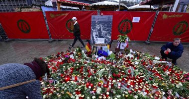 بالصور .. الألمان ينعون ضحايا سوق برلين قبل احتفالات الكريسماس
