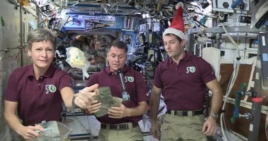 بالفيديو.. طاقم المحطة الدولية يحتفلون بالكريسماس من الفضاء