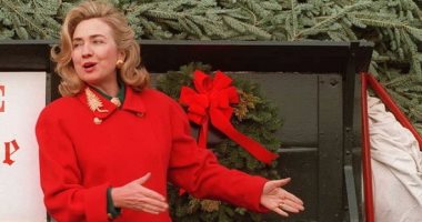 فى 5 صور.. كيف احتفلت هيلارى كلينتون بالكريسماس فى التسعينيات؟