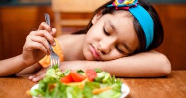دراسة: وجبات غذائية عصرية على هيئة بسكويت وحلوى تحمى الأطفال من التقزم