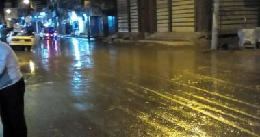  أمطار غزيرة تتساقط على كفر الشيخ والشوارع تمتلئ بالمياه
