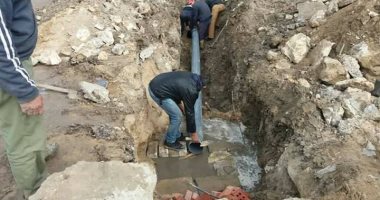 بالصور.. ربط 10 شنايش بشبكة المعمورة الرئيسية لمنع تراكم المياه شرق الإسكندرية