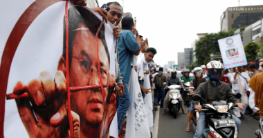 مظاهرات حاشدة فى إندونيسيا ضد حاكم جاكرتا
