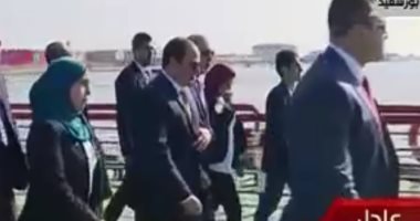 الرئيس السيسى يتفقد "كوبرى النصر العائم" ببورسعيد
