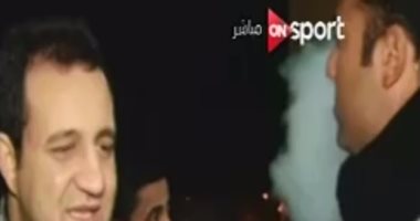 بالفيديو.. ميدو يدخن على الهواء ببتروسبورت قبل مواجهة الزمالك والأهلى