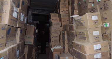 ضبط 115 ألف علبة أدوية منتهية الصلاحية داخل مخزن بالمنيت