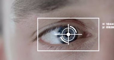 إجهاد العين والصداع أبرز أعراض "قصر النظر".. و3 طرق لعلاجها