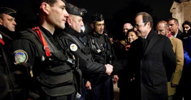 الرئيس الفرنسى يتفقد قوات تأمين احتفالات العام الجديد بالشانزليزيه