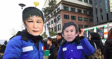 كاهن بوذى فى كوريا الجنوبية يحاول الانتحار حرقا خلال تظاهرة احتجاج ضد الرئيسة