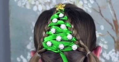 بالفيديو والصور.. تعلمى طريقة تصفيف شعر ابنتك على شكل شجرة الكريسماس