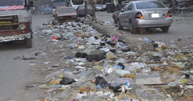 بالصور...شبرا الخيمة تستقبل العام الجديد بتراكم القمامة بالشوارع الرئيسية