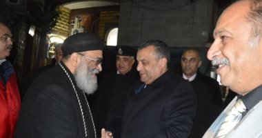 بالصور.. مساعد وزير الداخلية لمدن القناة يتفقد الخدمات بكنائس بورسعيد