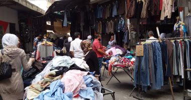 ضبط شخصين بالجيزة لاتجارهما في ملابس بالة مستوردة خارج المنطقة الحرة