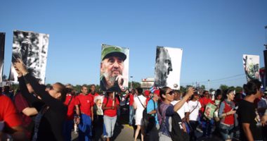 بالصور.. كوبا تكرم فيدل كاسترو وسط احتفالات ضخمة بعيد الثورة الثامن والخمسين