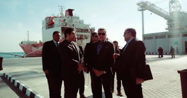 رئيس هيئة الرقابة الإدارية يتفقد ميناء سفاجا البحرى قبل افتتاحه غدا