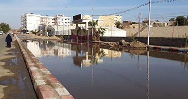زحام مرورى بسبب كسر ماسورة مياه بطريق الإسكندرية الصحراوى