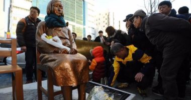 رئيس وزراء اليابان يدعو كوريا الجنوبية لإزالة تمثال "نساء المتعة" الجديد