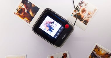 بالصور.. Polaroid تطلق نسخة حديثة من كاميراتها الشهيرة