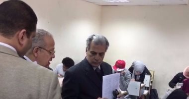 بالفيديو.. جابر نصار يتفقد سير امتحانات الترم الأول ويستمع لشكاوى الطلاب