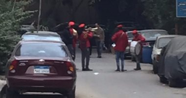 فرقة موسيقية تعزف ألحانا وطنية لسكان حدائق المعادى